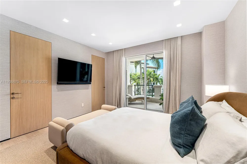 2521 Fisher Island Dr, Miami Beach, FL 33109