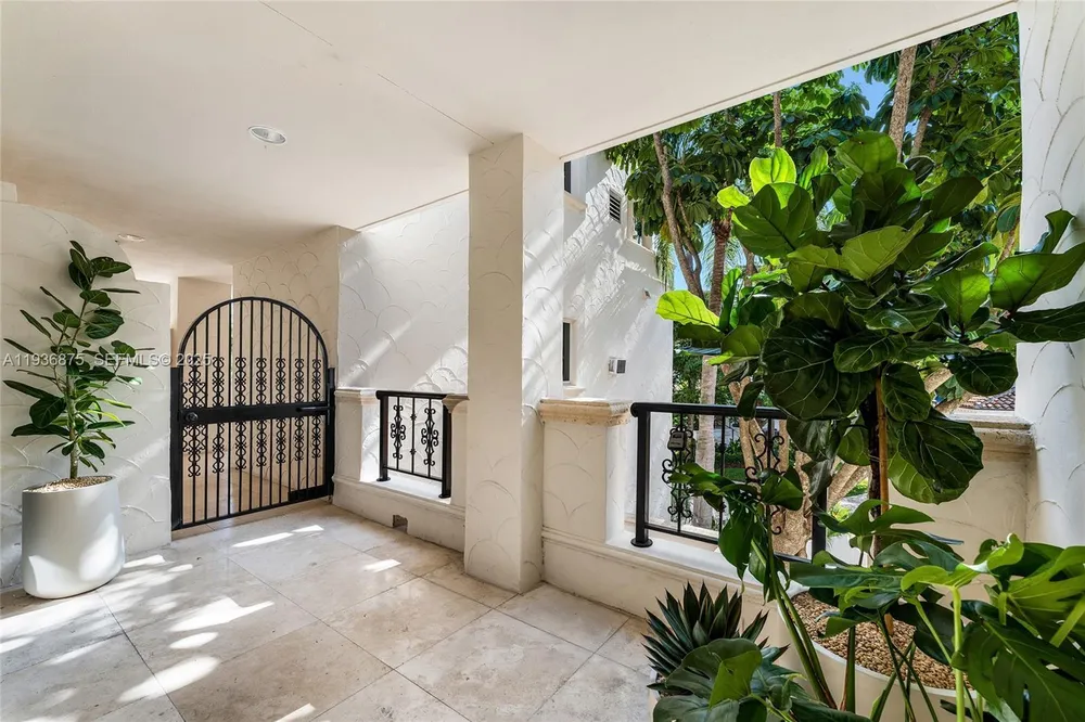 2521 Fisher Island Dr, Miami Beach, FL 33109