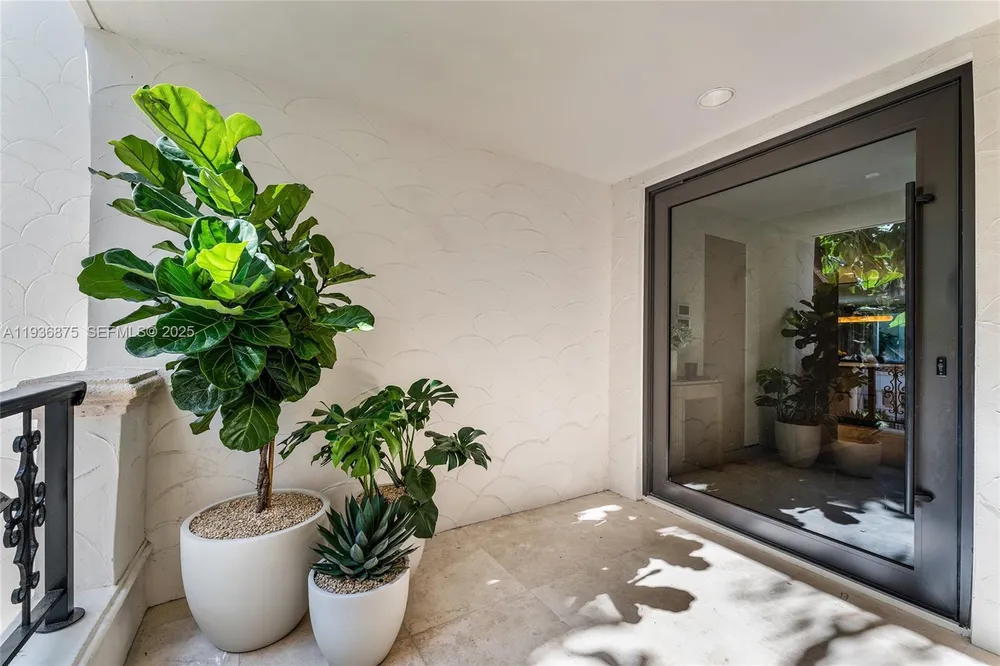 2521 Fisher Island Dr, Miami Beach, FL 33109