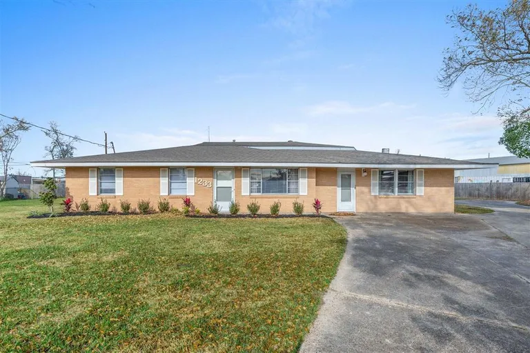 1233 Texas St, Sulphur, LA 70663