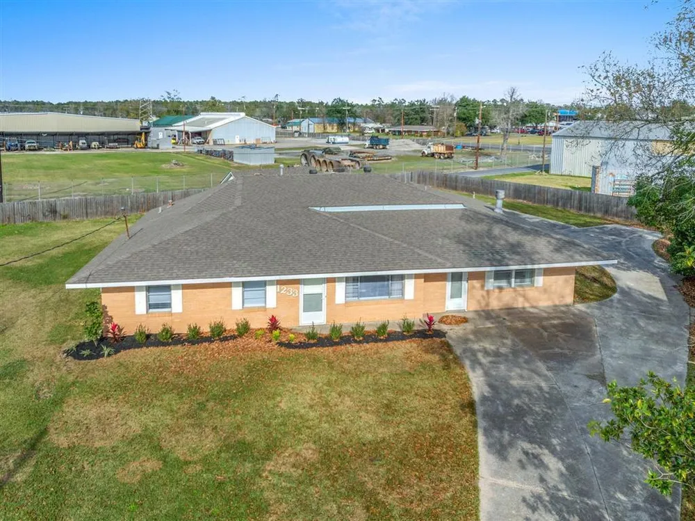 1233 Texas St, Sulphur, LA 70663