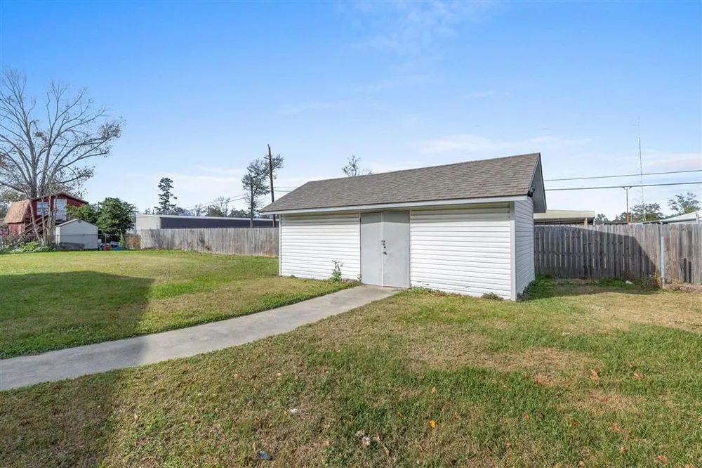1233 Texas St, Sulphur, LA 70663