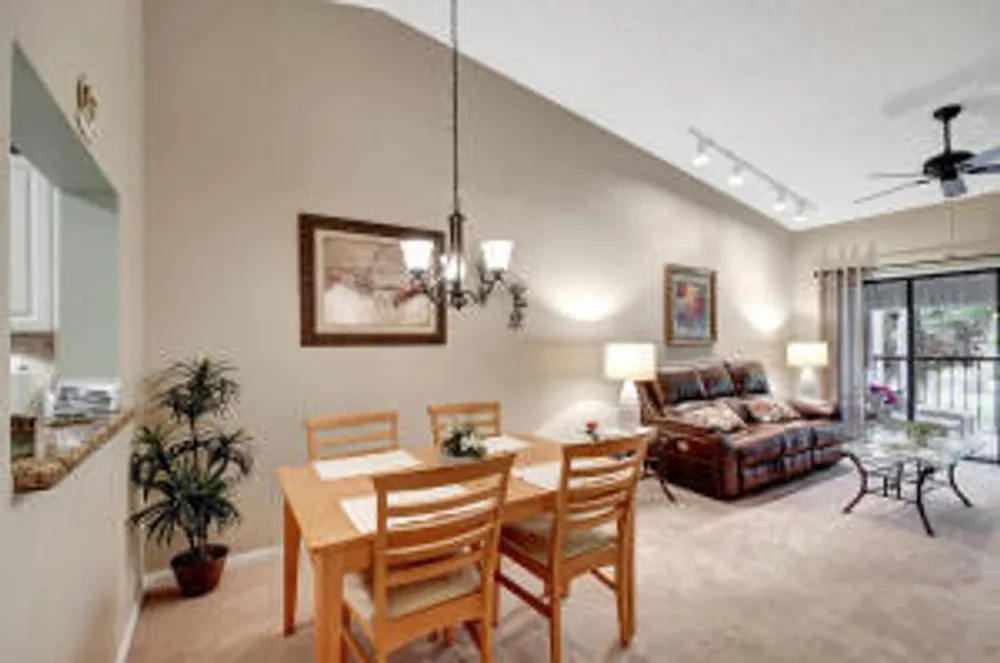 3352 Perimeter Dr, Greenacres, FL 33467