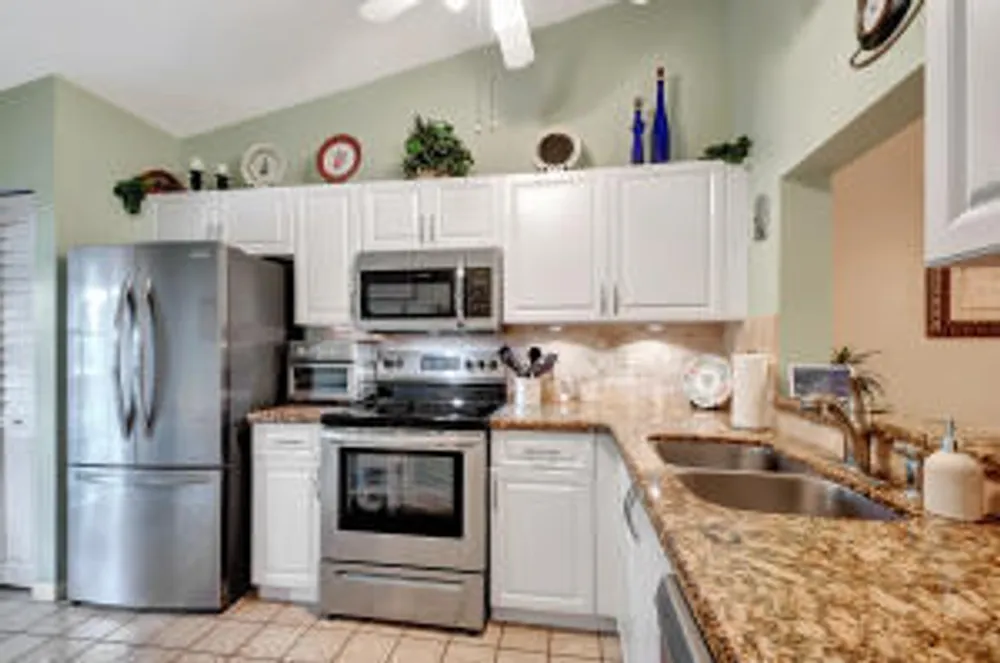 3352 Perimeter Dr, Greenacres, FL 33467