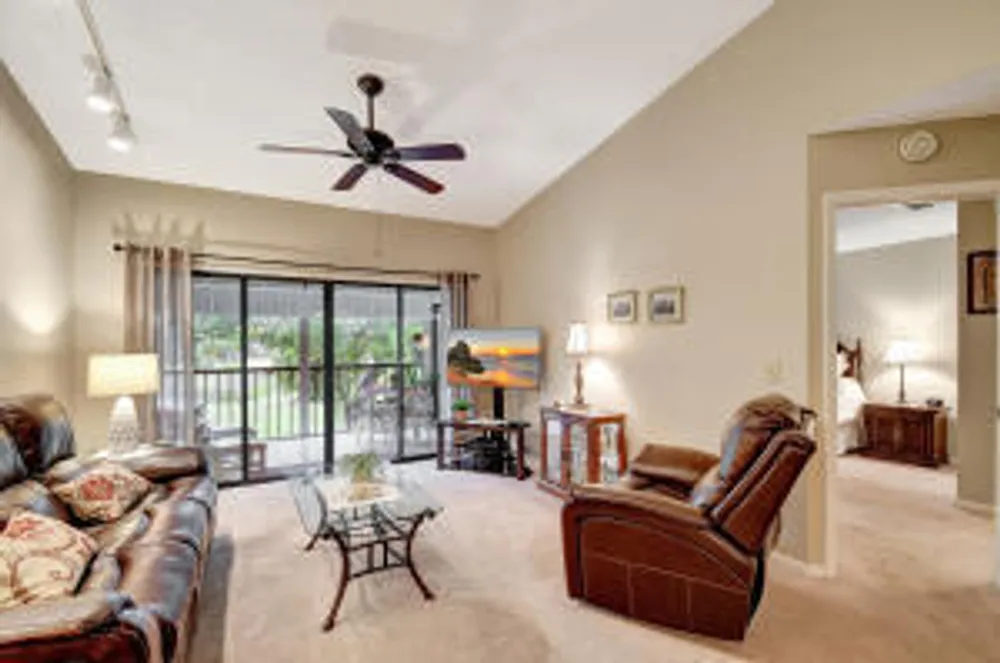 3352 Perimeter Dr, Greenacres, FL 33467