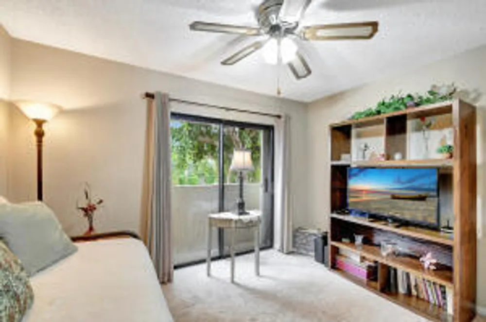 3352 Perimeter Dr, Greenacres, FL 33467