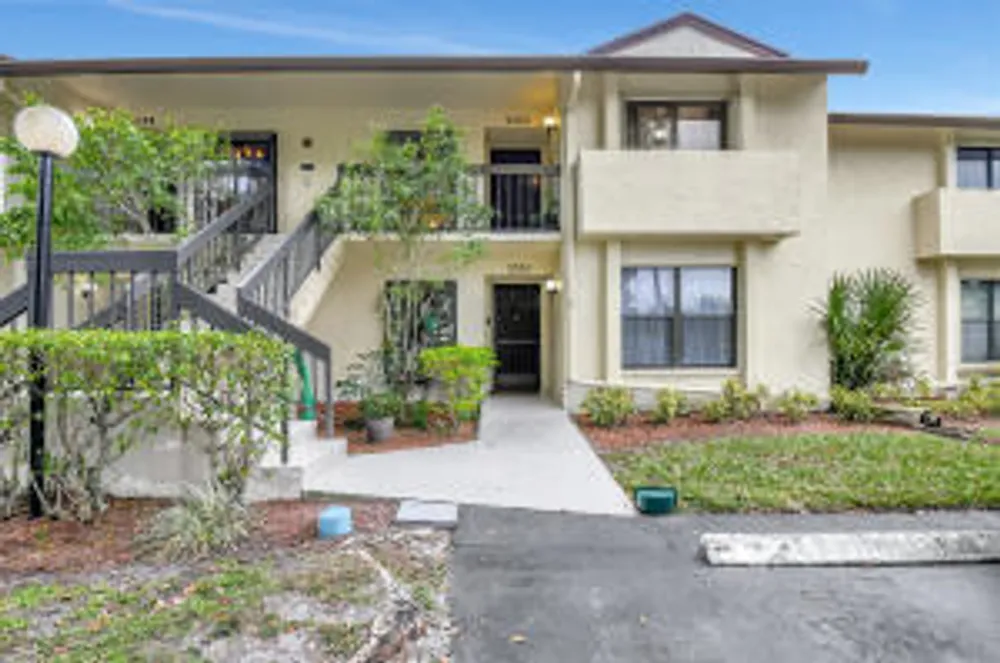 3352 Perimeter Dr, Greenacres, FL 33467