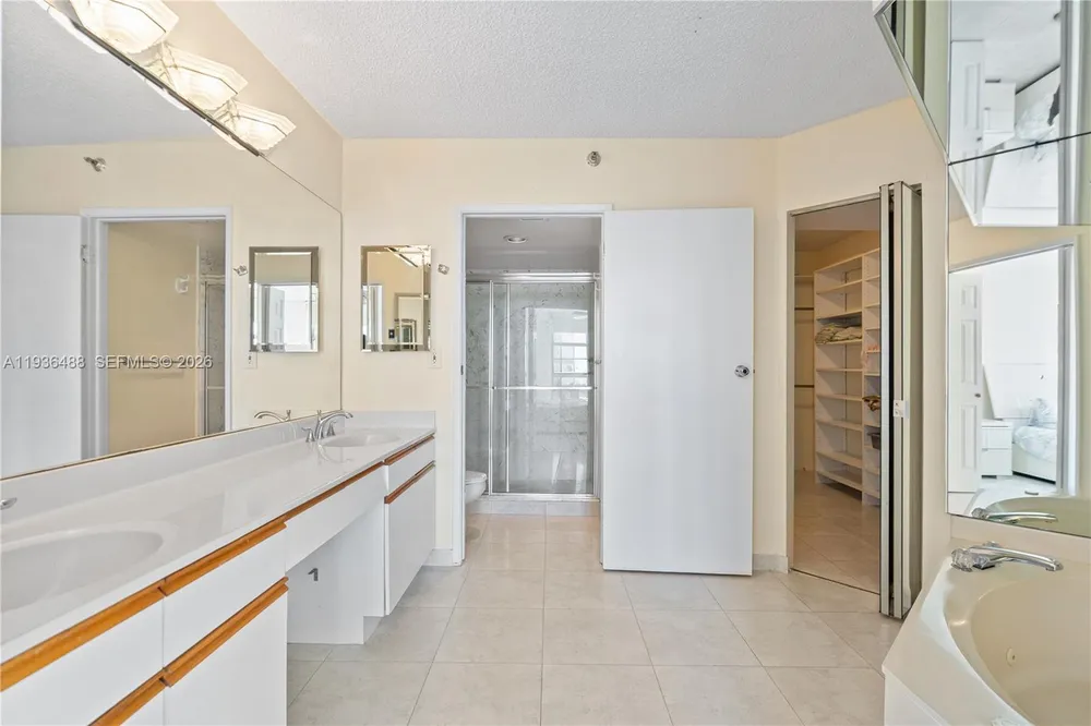 19195 NE 36th Ct, Aventura, FL 33180