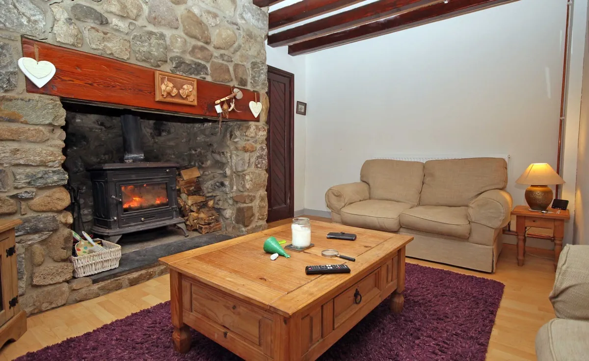 Rhostryfan, Caernarfon, Gwynedd, LL54