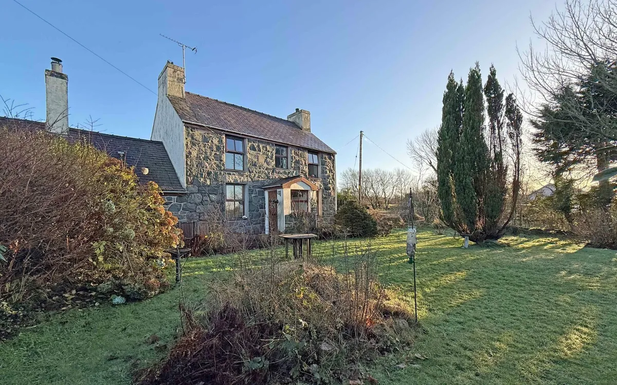 Rhostryfan, Caernarfon, Gwynedd, LL54
