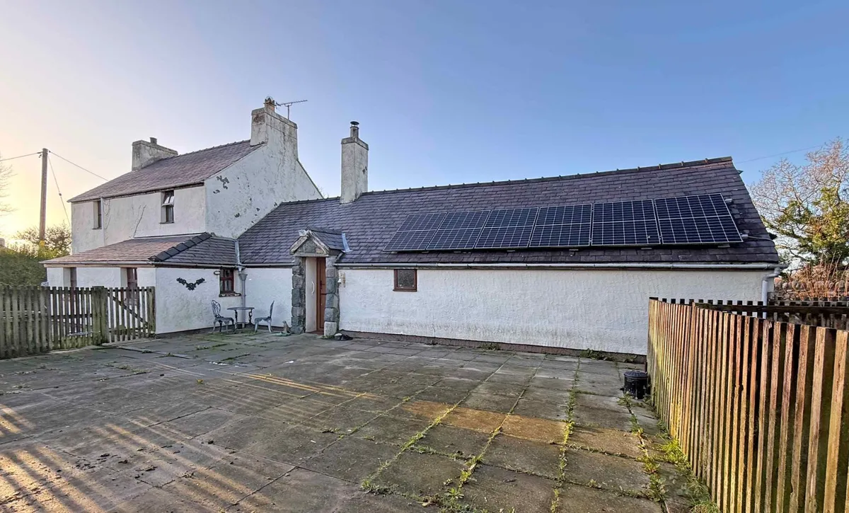 Rhostryfan, Caernarfon, Gwynedd, LL54