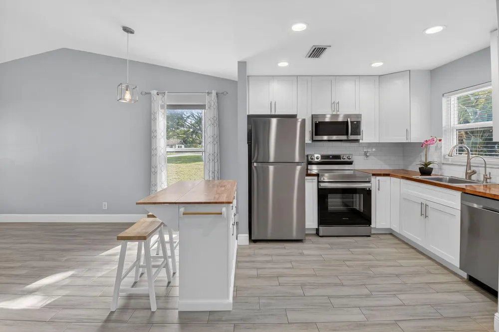 28 Via de Casas Norte, Boynton Beach, FL 33426