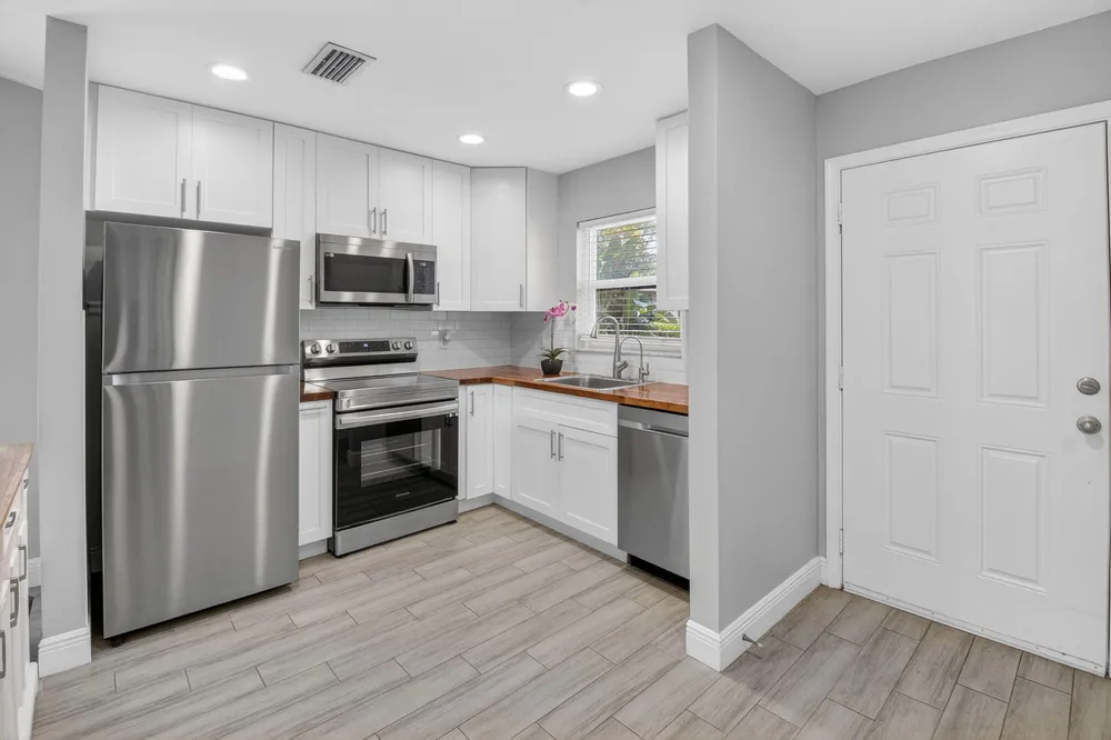 28 Via de Casas Norte, Boynton Beach, FL 33426