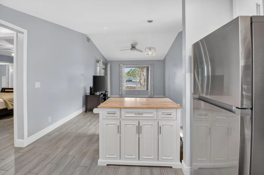 28 Via de Casas Norte, Boynton Beach, FL 33426