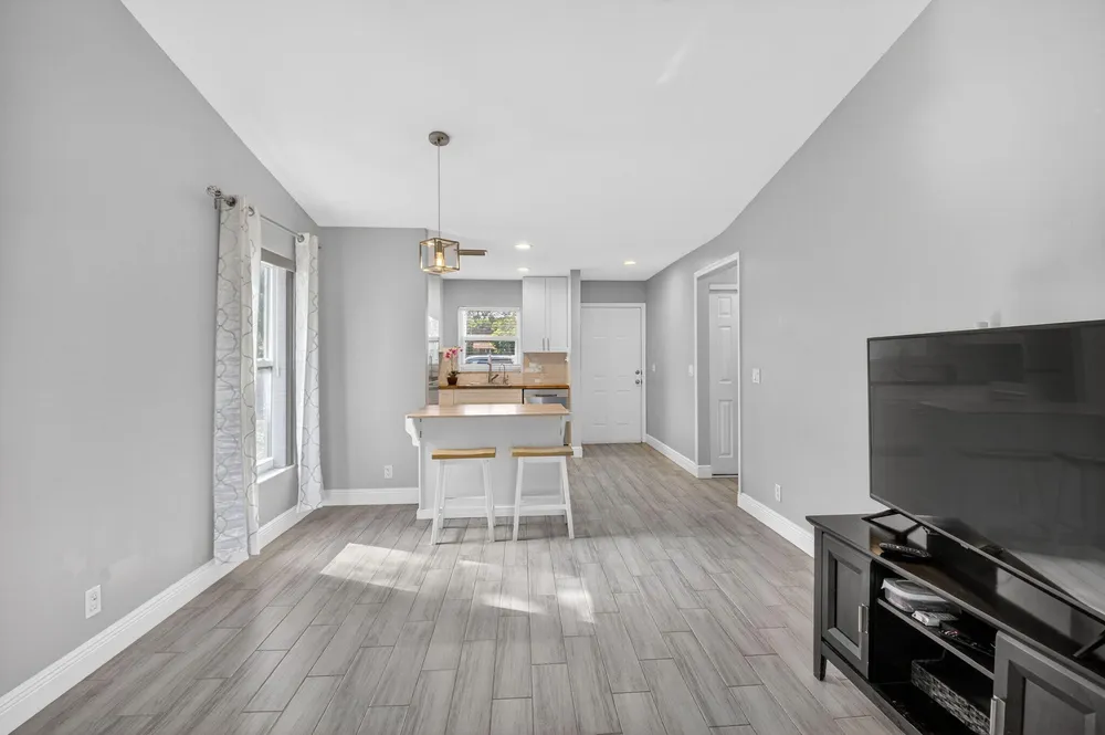 28 Via de Casas Norte, Boynton Beach, FL 33426