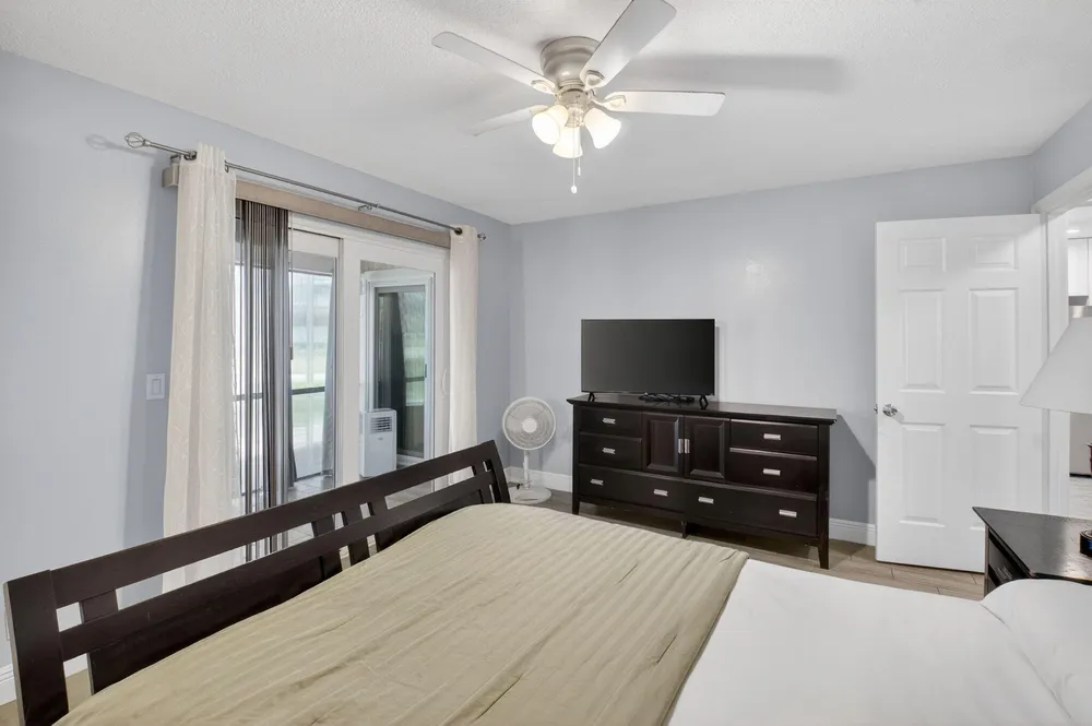 28 Via de Casas Norte, Boynton Beach, FL 33426