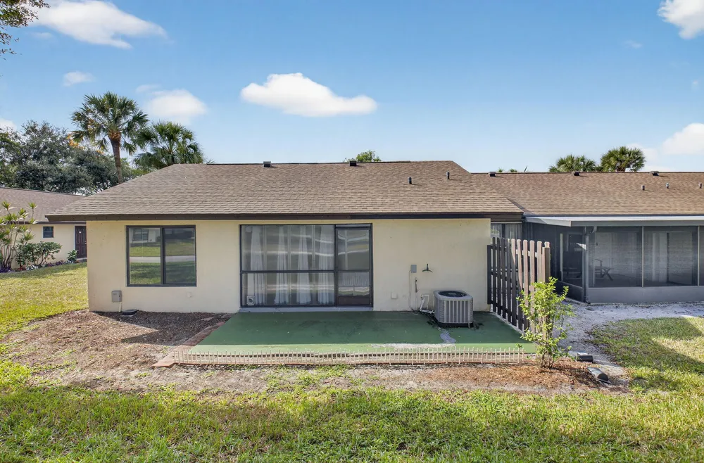 28 Via de Casas Norte, Boynton Beach, FL 33426