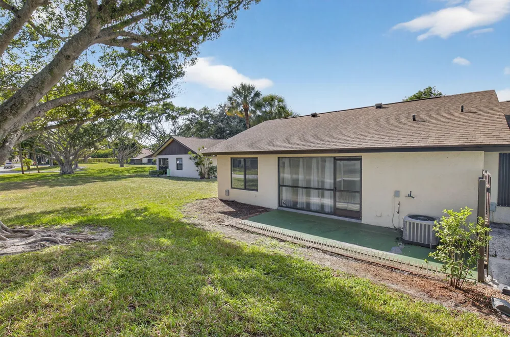 28 Via de Casas Norte, Boynton Beach, FL 33426