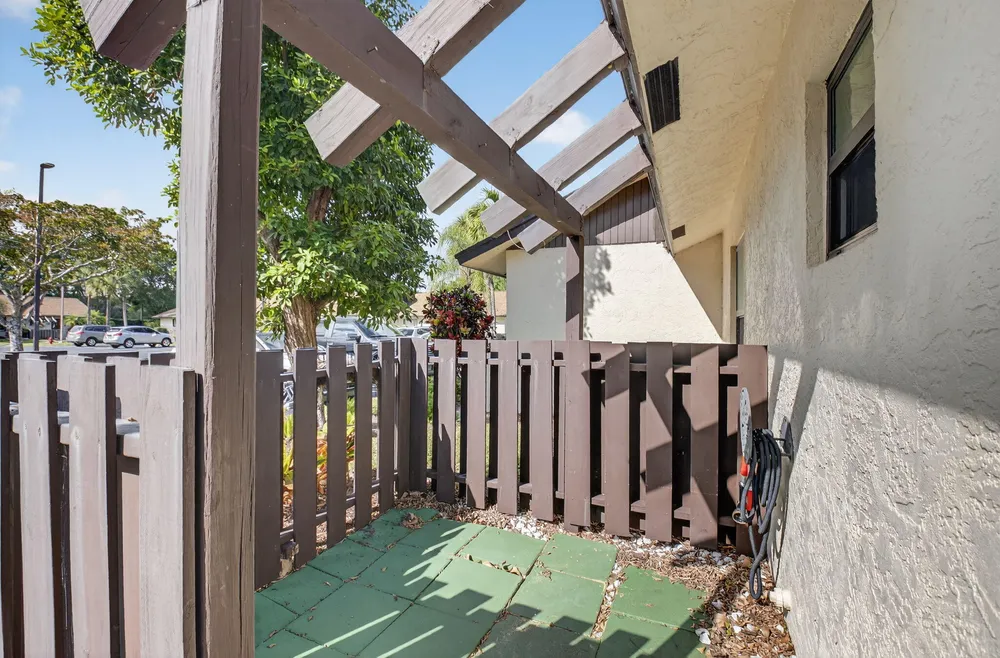 28 Via de Casas Norte, Boynton Beach, FL 33426