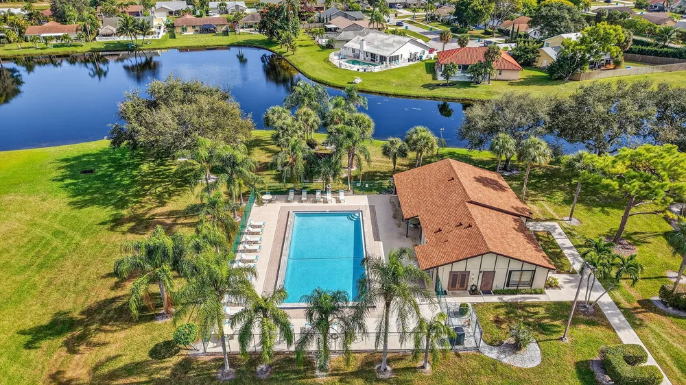 28 Via de Casas Norte, Boynton Beach, FL 33426