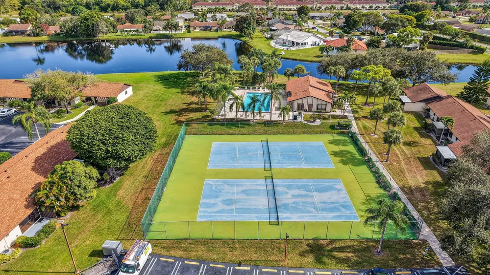 28 Via de Casas Norte, Boynton Beach, FL 33426