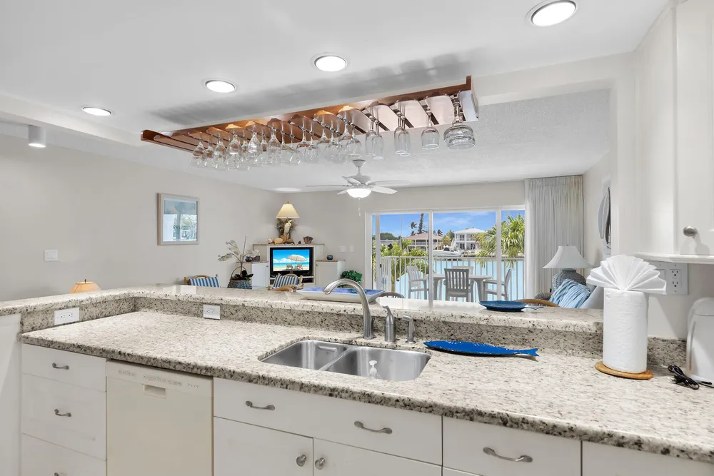95 Coco Plum Dr, Marathon, FL 33050