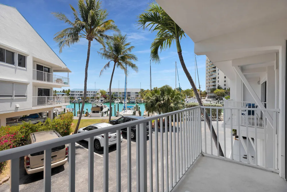95 Coco Plum Dr, Marathon, FL 33050