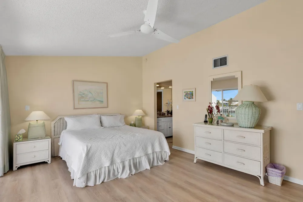 95 Coco Plum Dr, Marathon, FL 33050