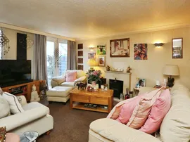 Carless Close, Gosport thumb 2