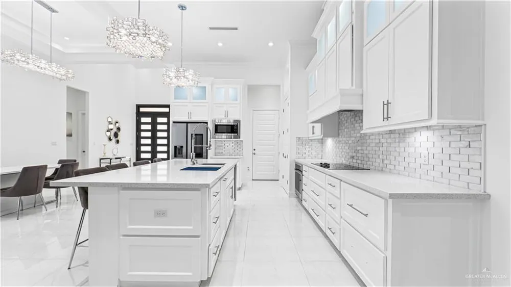 1505 Duke St, Mission, TX 78572-8065