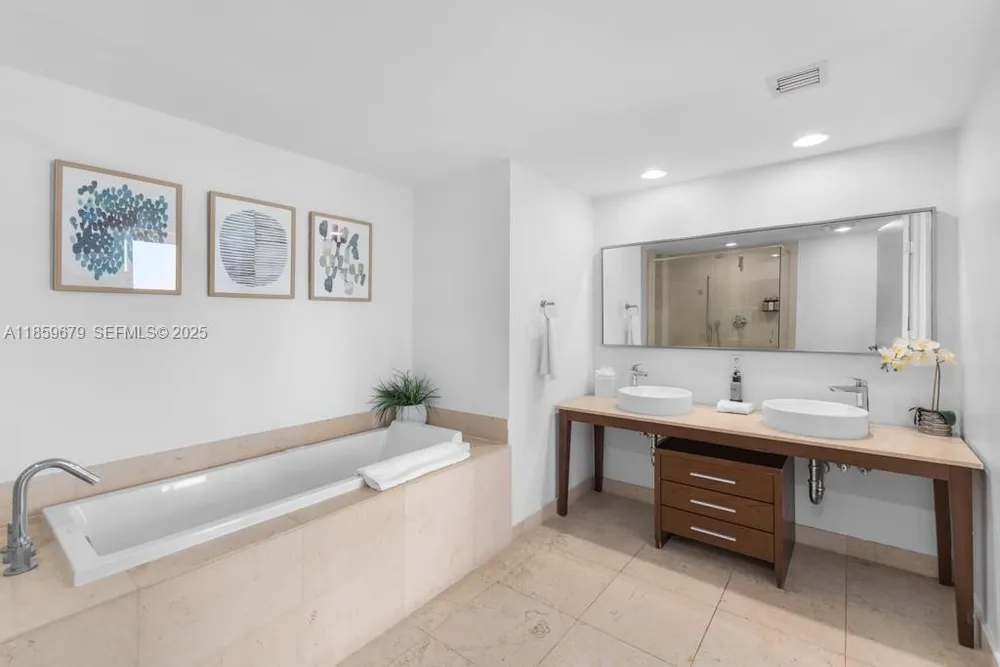 485 Brickell Ave, Miami, FL 33131