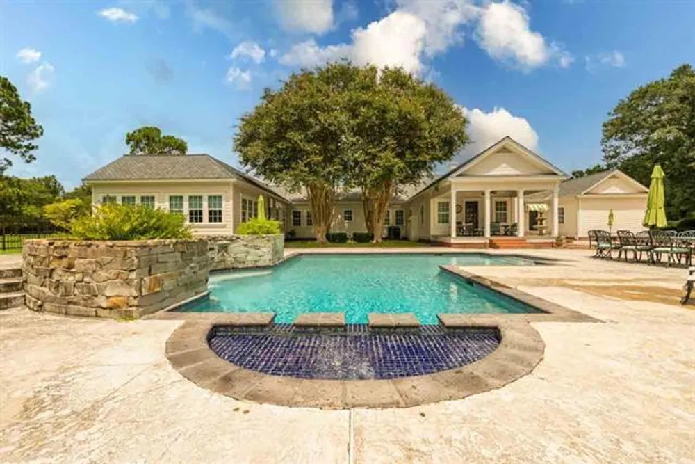 5975 Calder Ave, Beaumont, TX 77707