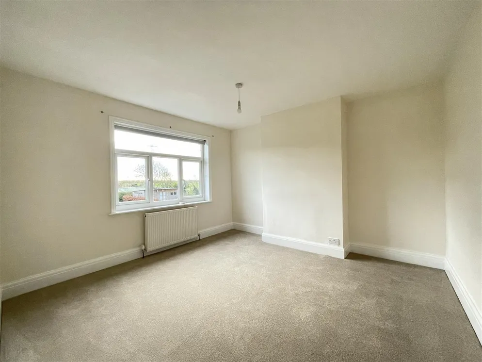 Property carousel item 6