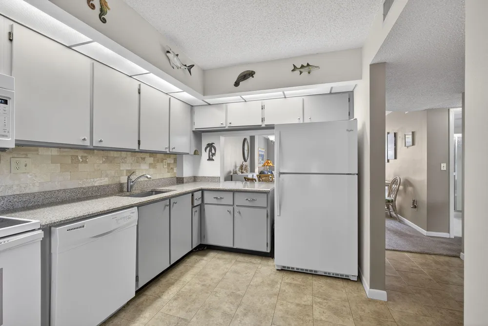 896 S Federal Hwy, Lantana, FL 33462