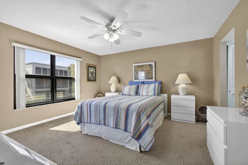 896 S Federal Hwy, Lantana, FL 33462