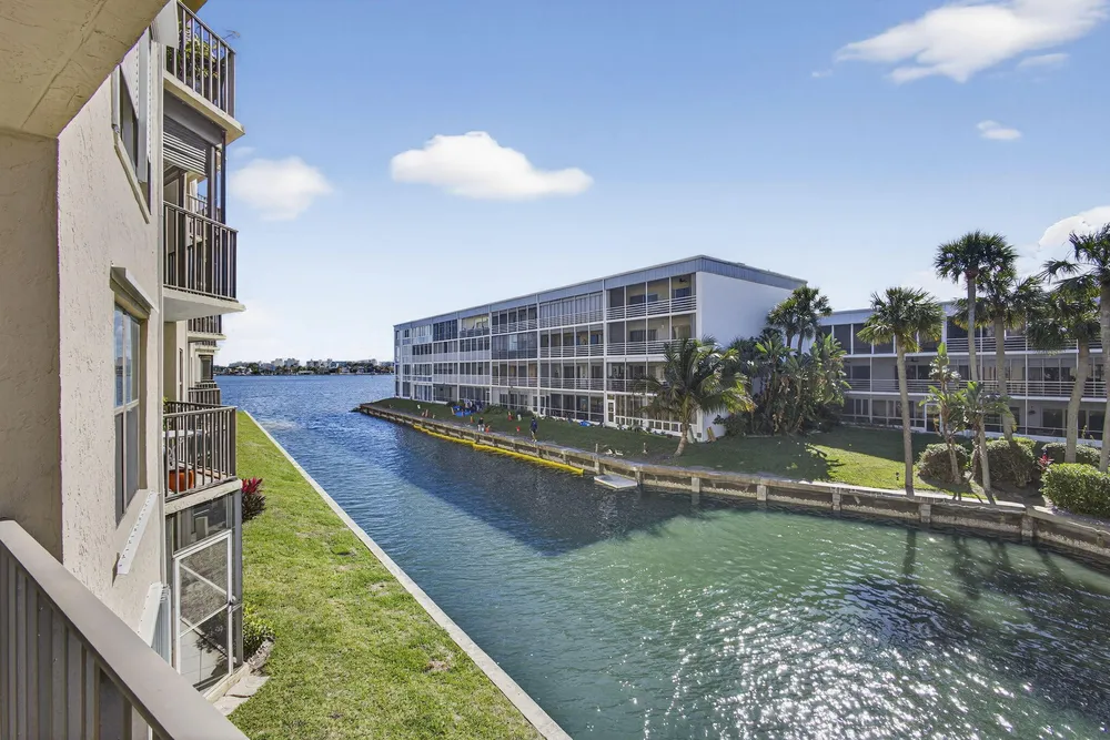 896 S Federal Hwy, Lantana, FL 33462