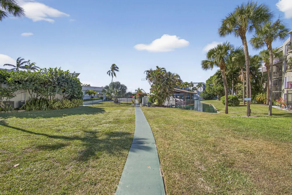 896 S Federal Hwy, Lantana, FL 33462