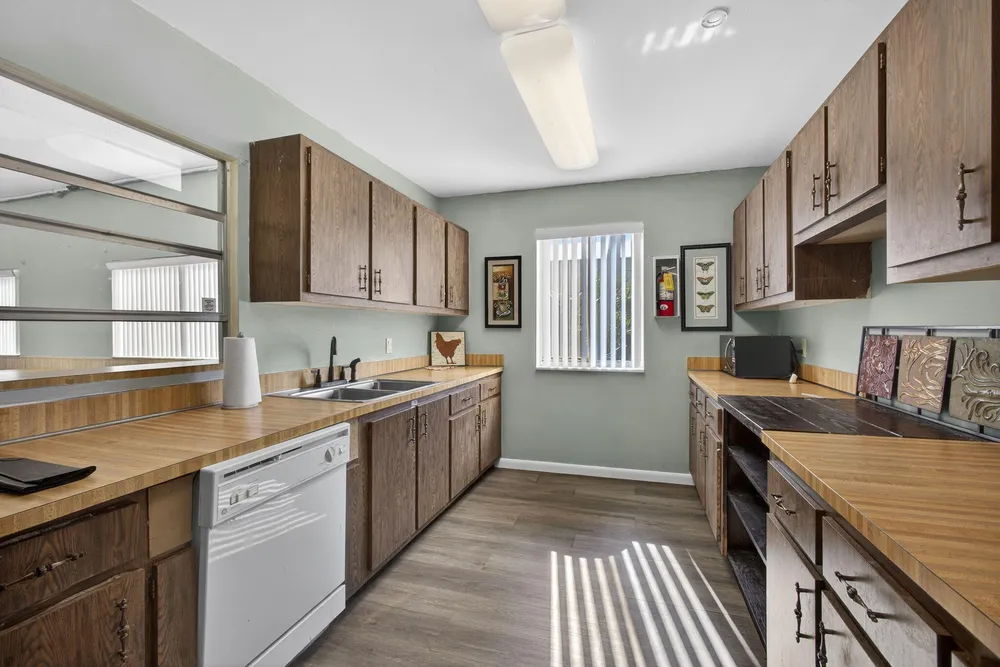 896 S Federal Hwy, Lantana, FL 33462