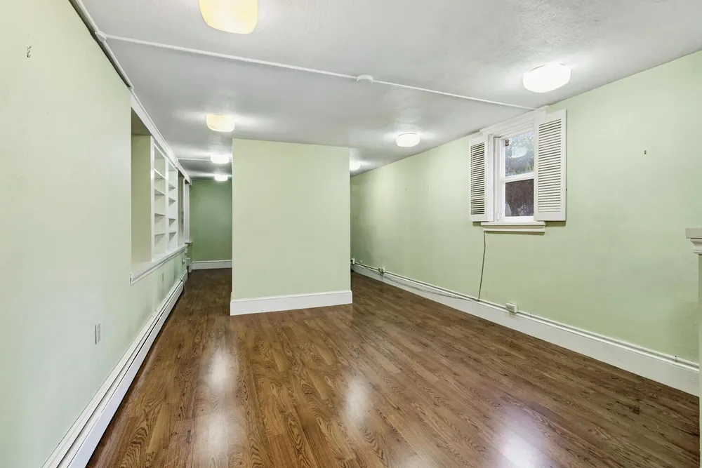 915 11th St, Sacramento, CA 95814