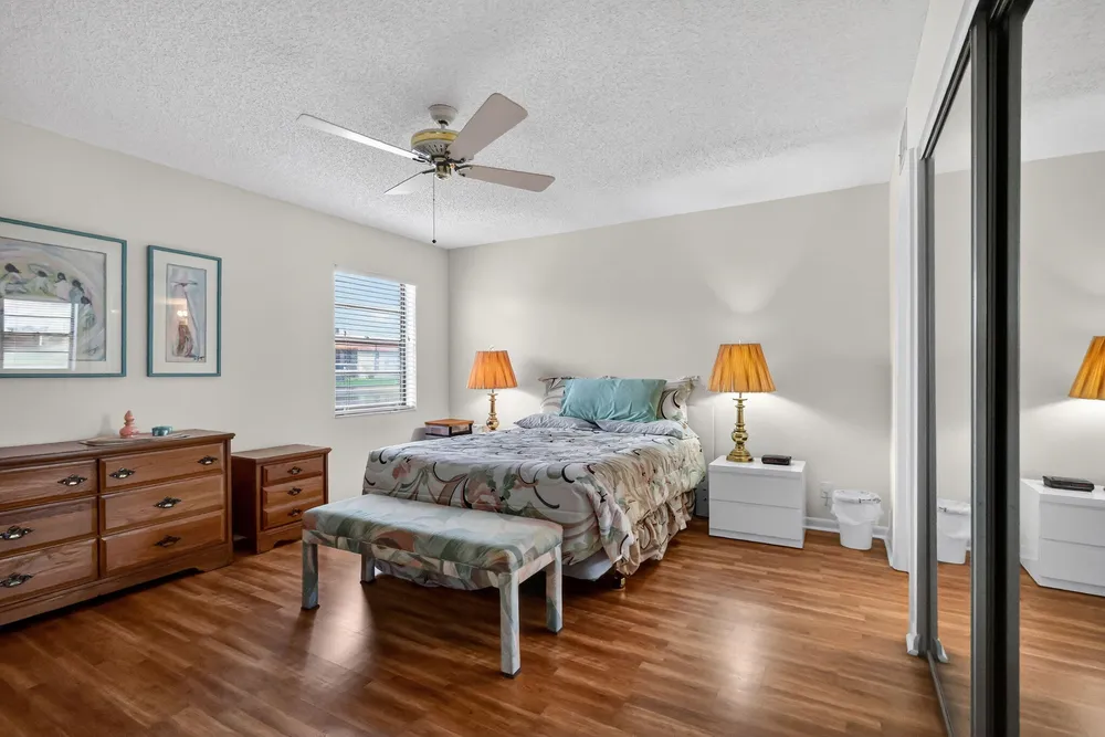 10215 N Circle Lake Dr, Boynton Beach, FL 33437