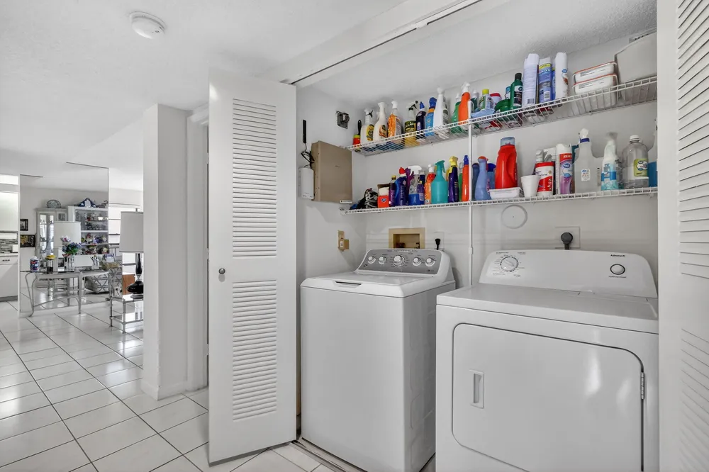 10215 N Circle Lake Dr, Boynton Beach, FL 33437