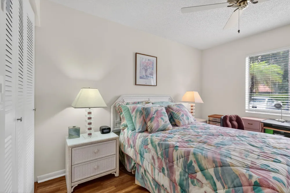 10215 N Circle Lake Dr, Boynton Beach, FL 33437