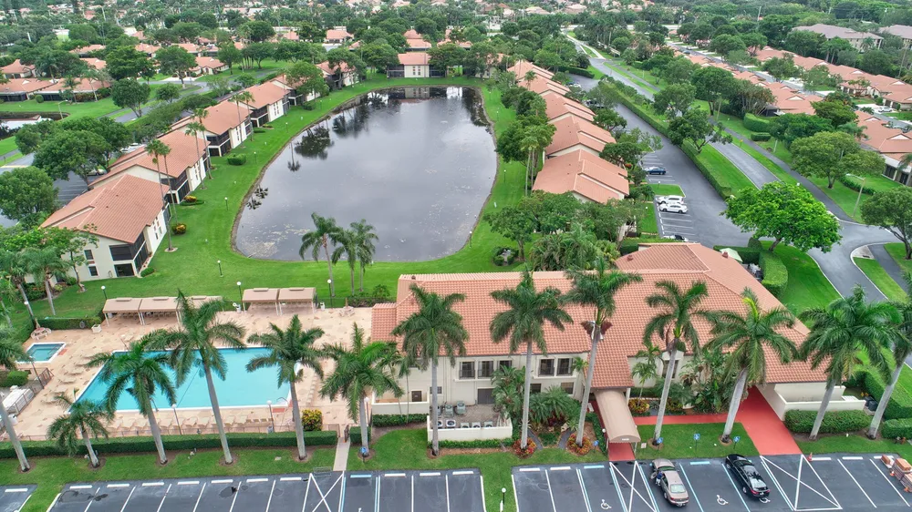 10215 N Circle Lake Dr, Boynton Beach, FL 33437