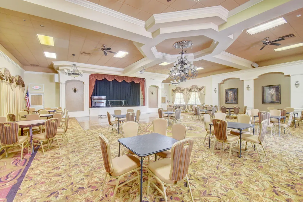 10215 N Circle Lake Dr, Boynton Beach, FL 33437