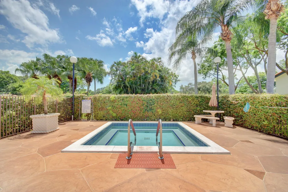 10215 N Circle Lake Dr, Boynton Beach, FL 33437