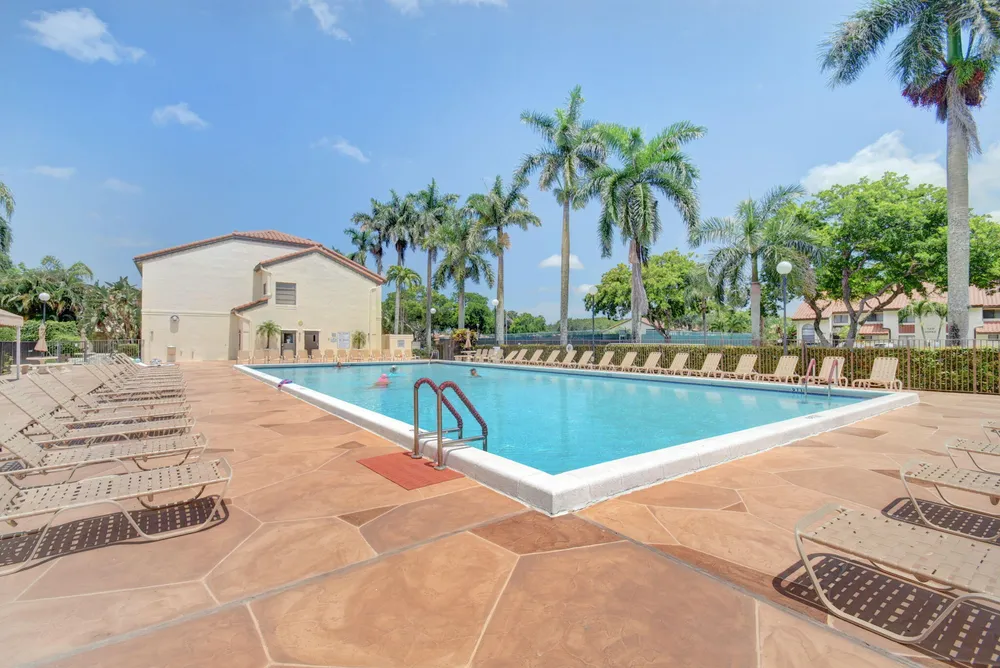 10215 N Circle Lake Dr, Boynton Beach, FL 33437