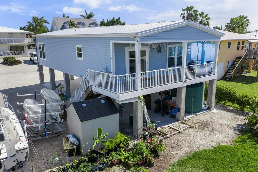 995 W 75th St, Marathon, FL 33050