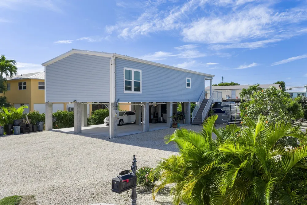 995 W 75th St, Marathon, FL 33050