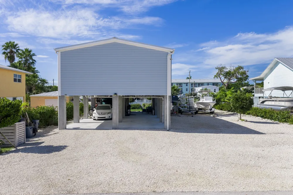 995 W 75th St, Marathon, FL 33050