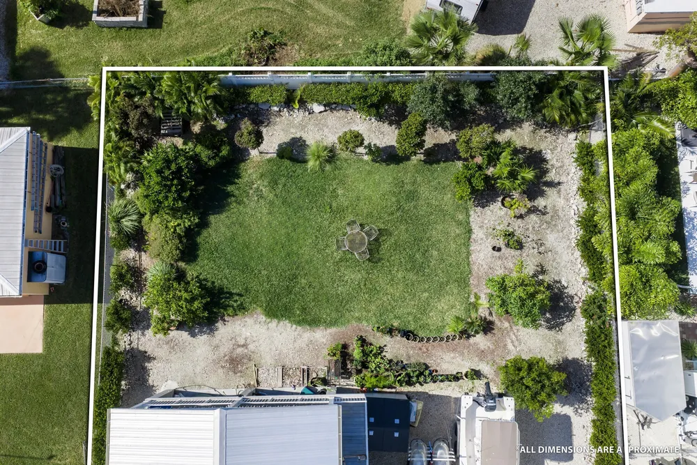 995 W 75th St, Marathon, FL 33050
